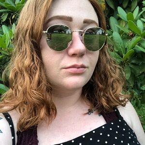 Meet your Posher, Rebecca